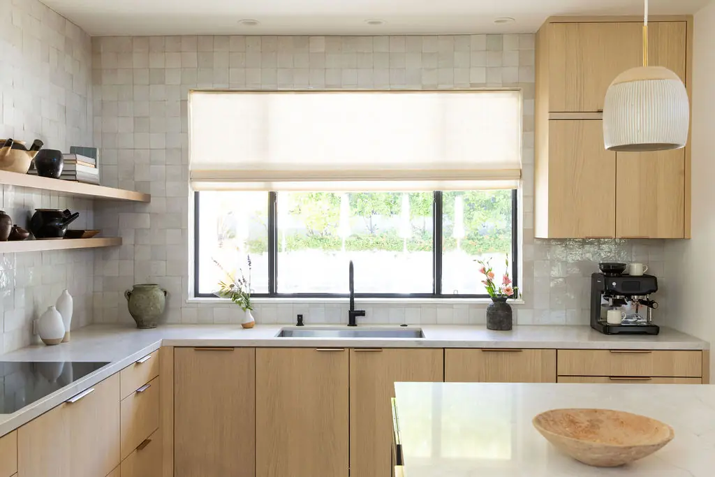 Airy kitchen in California Wine Country. Modern coastal kitchen design. Luxury Residential Interior Designer in Northern California’s Wine Country, serving Healdsburg, Sonoma, Napa, and Marin.